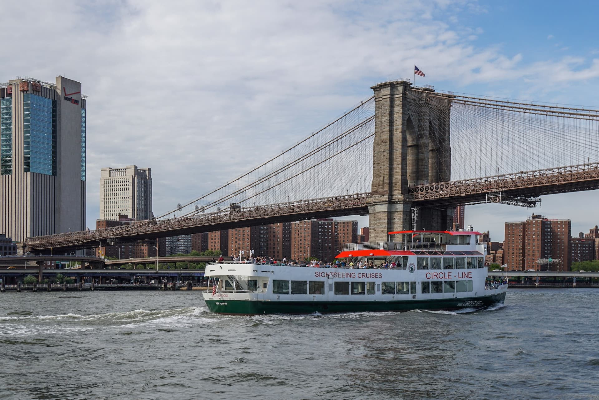 Circle Line "Best of NYC" Sightseeing Cruise (2.5 hours): Reserved Straight-to-Board Ticket - image 5