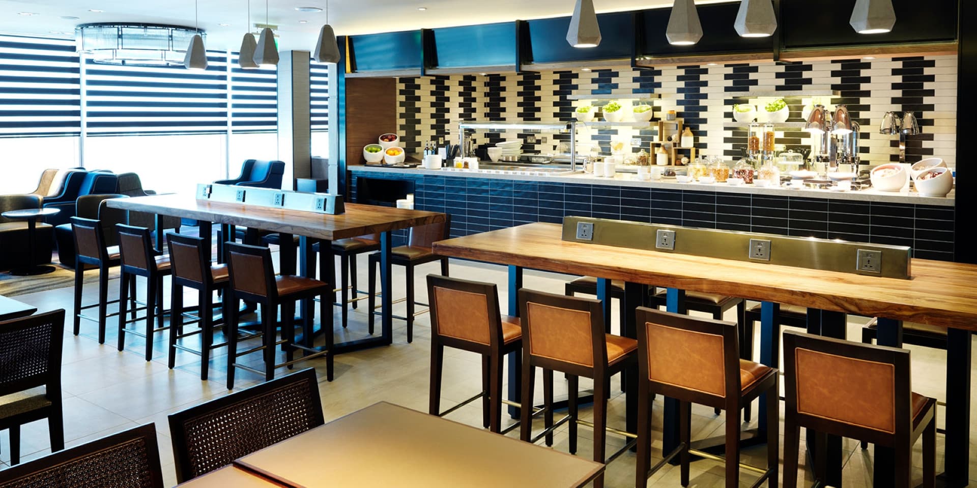 Plaza Premium Lounge - London Heathrow Airport Terminal 4 - imagen 4