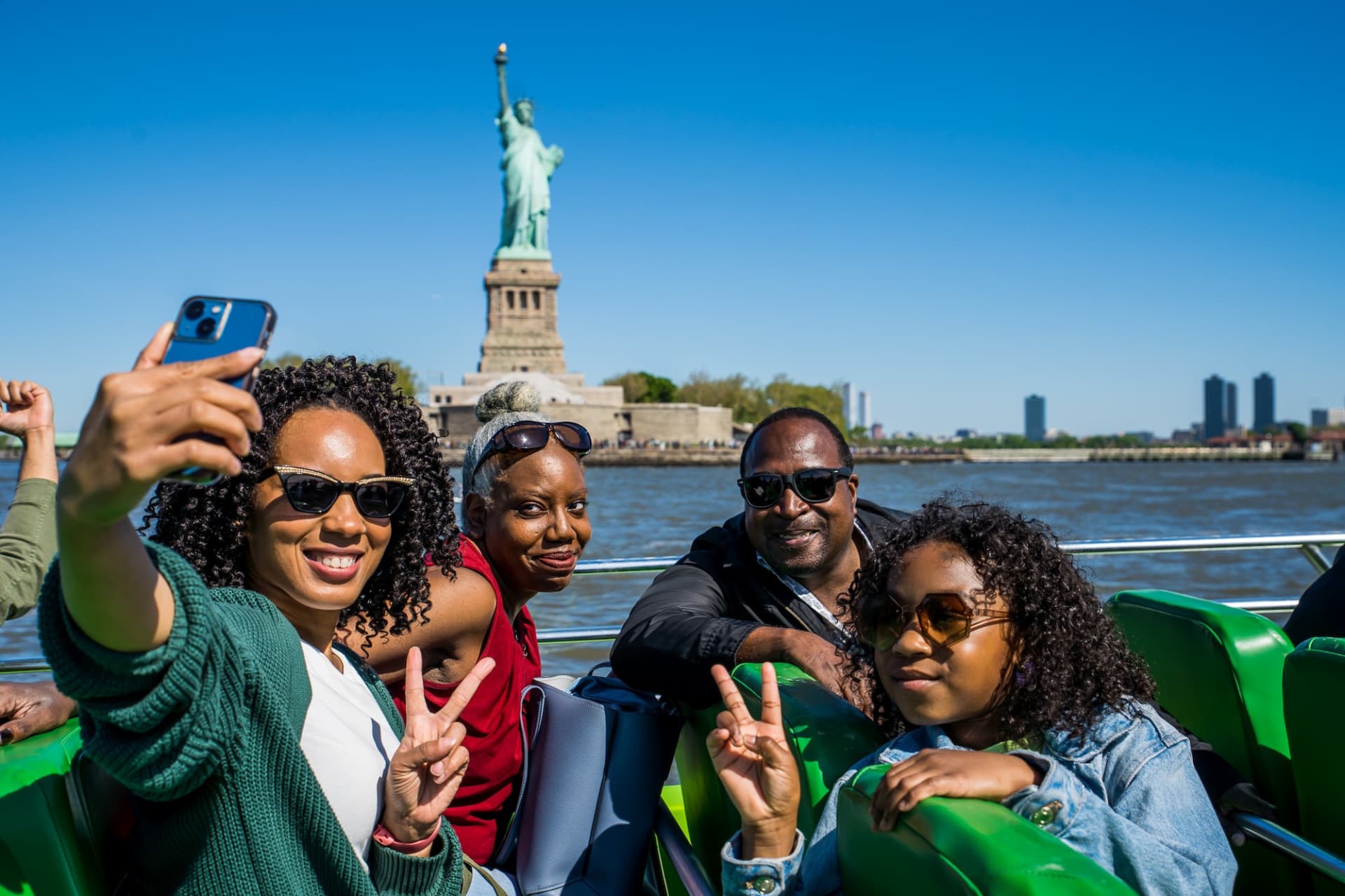 The Beast Downtown Speedboat to Statue of Liberty by Circle Line: Reserved Straight-to-Board Ticket - imagen 2