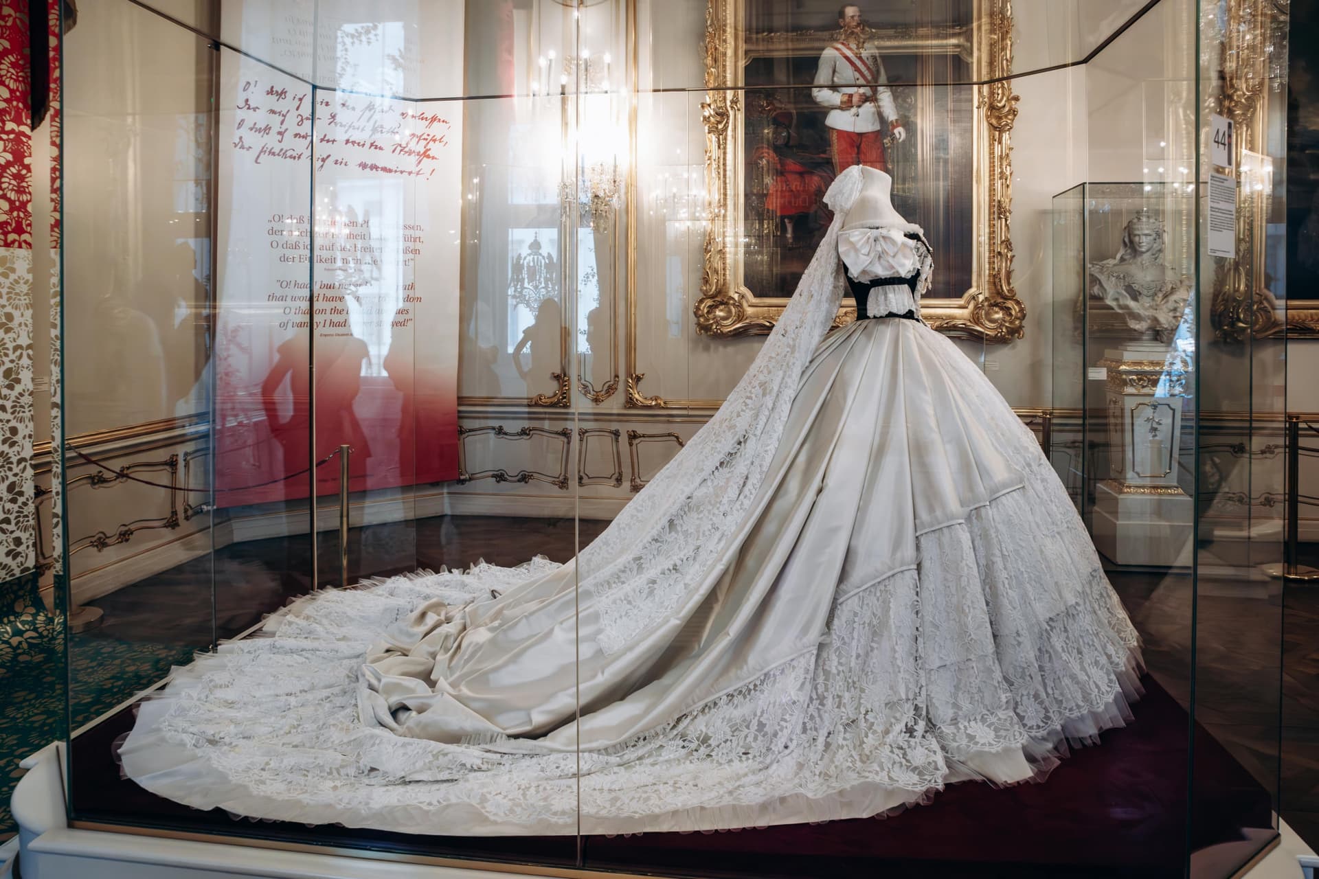 Hofburg Palace, Gardens, and Sisi Museum Skip-the-Line Guided Tour - imagen principal