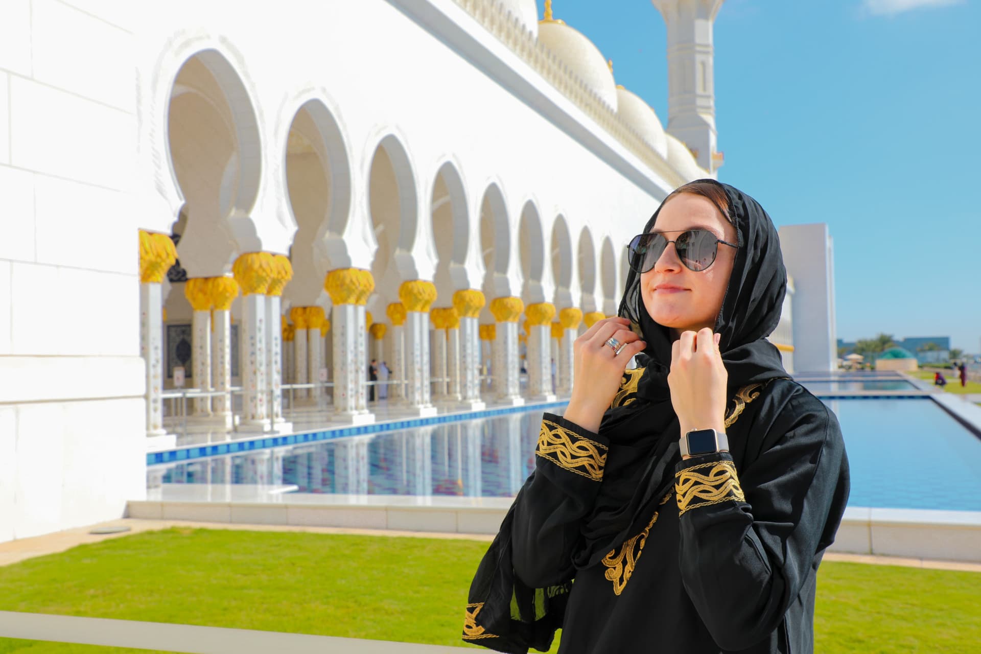 Sheikh Zayed Grand Mosque and Louvre Abu Dhabi Tour from Dubai - imagen 12