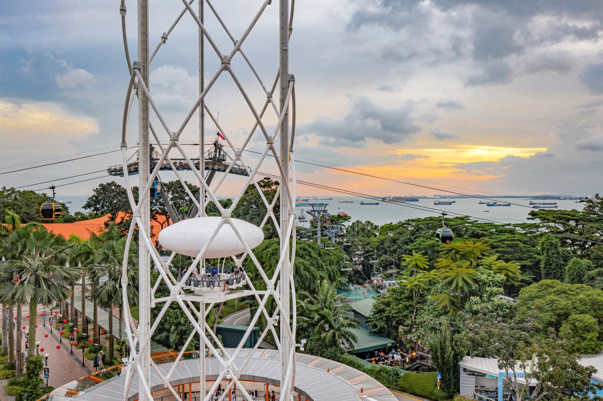 COMBO: Universal Studios Singapore + Singapore Cable Car + Wings of Time + SkyHelix Sentosa Tickets - image 8