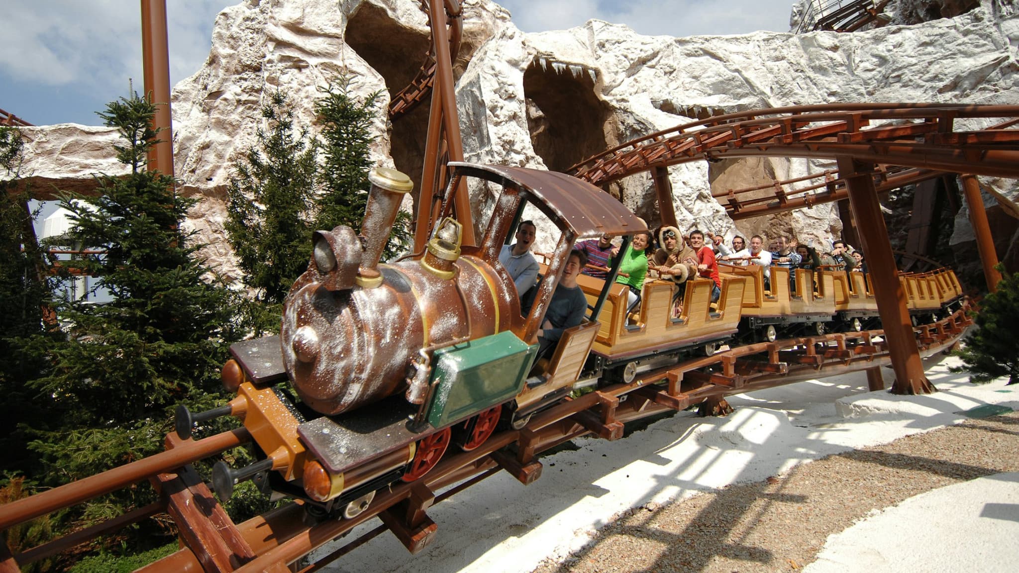 Gardaland Amusement Park Ticket - image 6