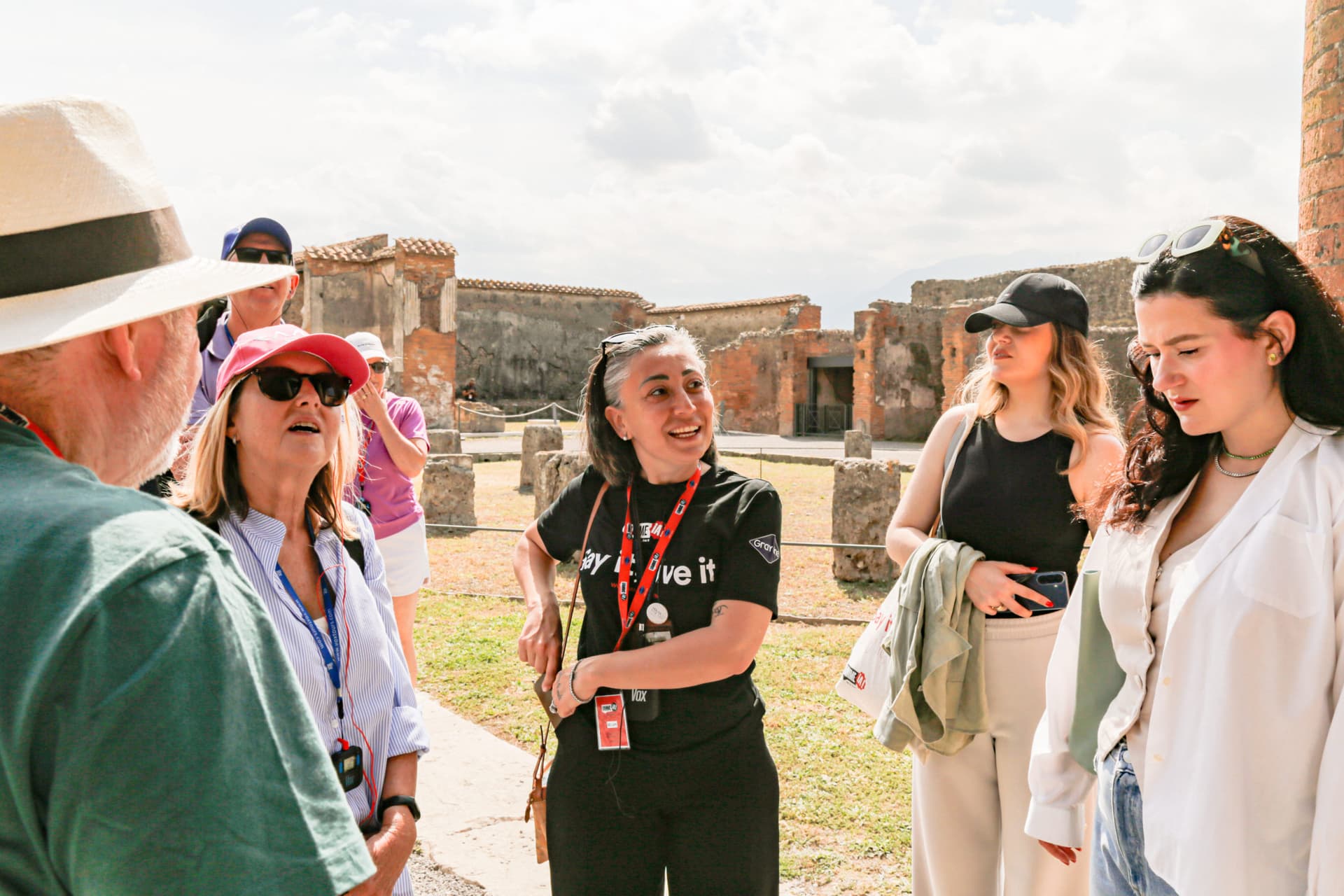 Tour of Pompeii & Mt. Vesuvius with Priority Access from Sorrento - image 4