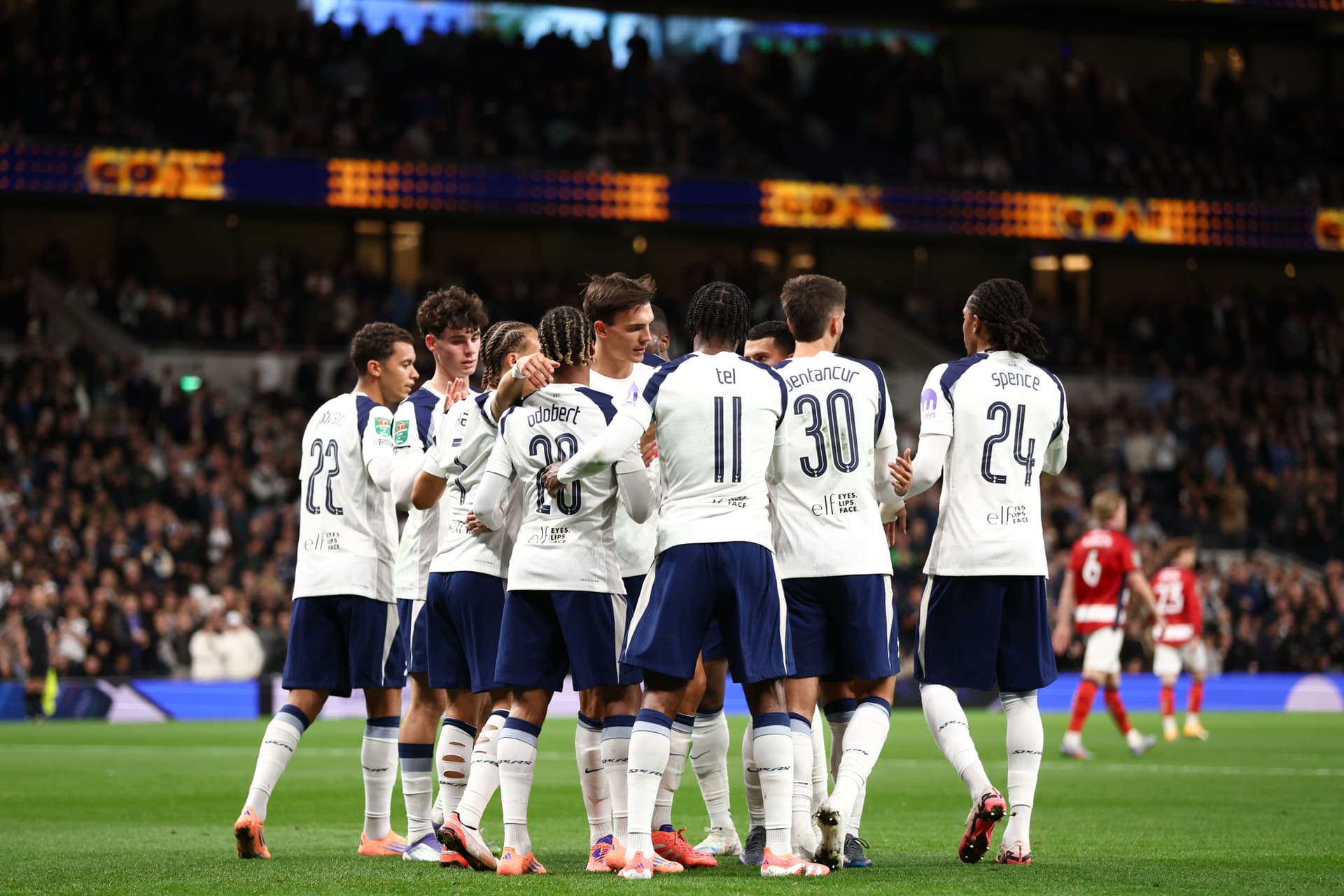 Entrada para partido de la Premier League del Tottenham Hotspur FC en el Tottenham Hotspur Stadium - imagen 12