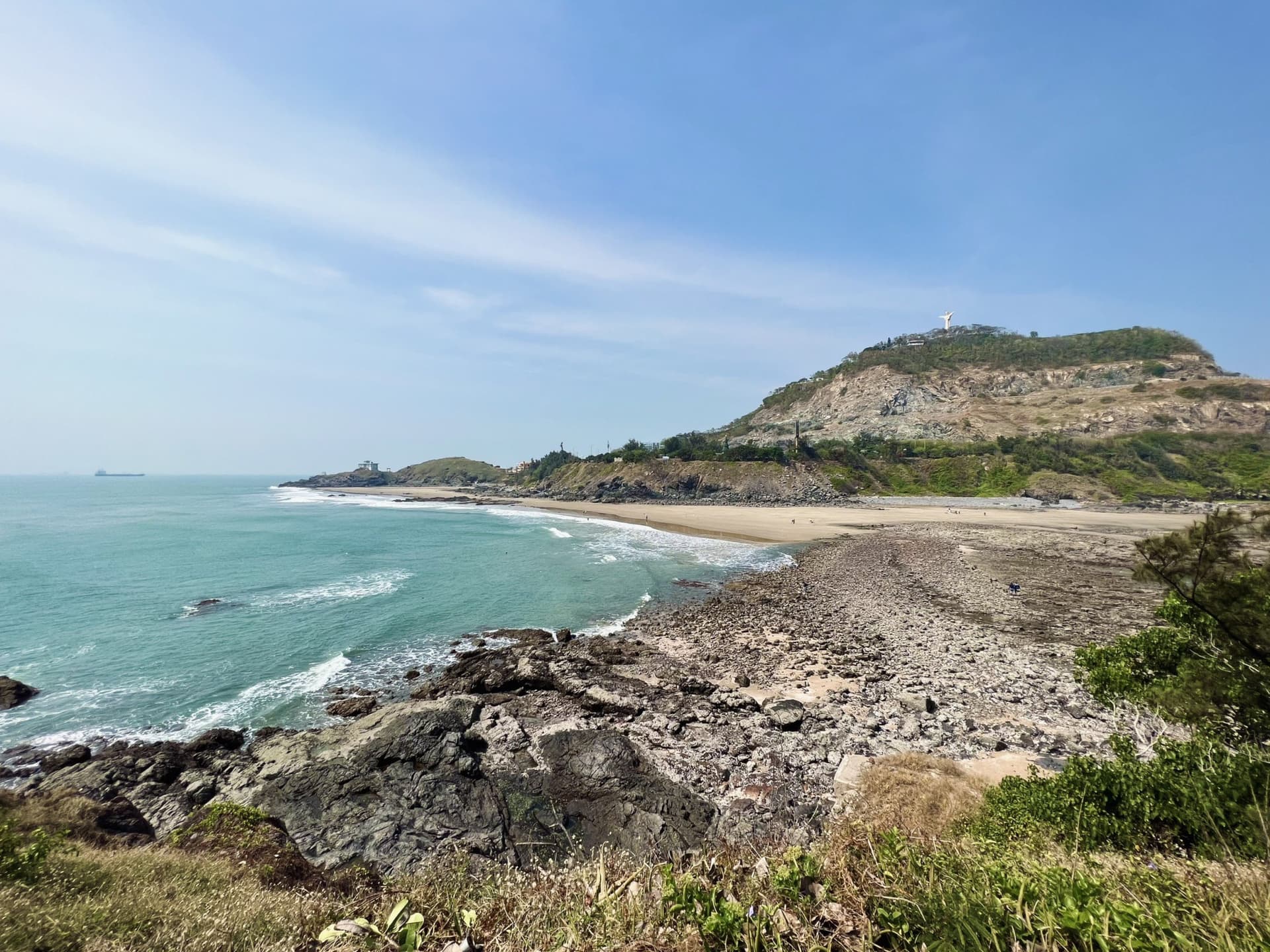 Vung Tau Full-Day Tour from Ho Chi Minh: Thuy Van Beach, Jesus Christ Statue, Thang Tam Temple - image 2