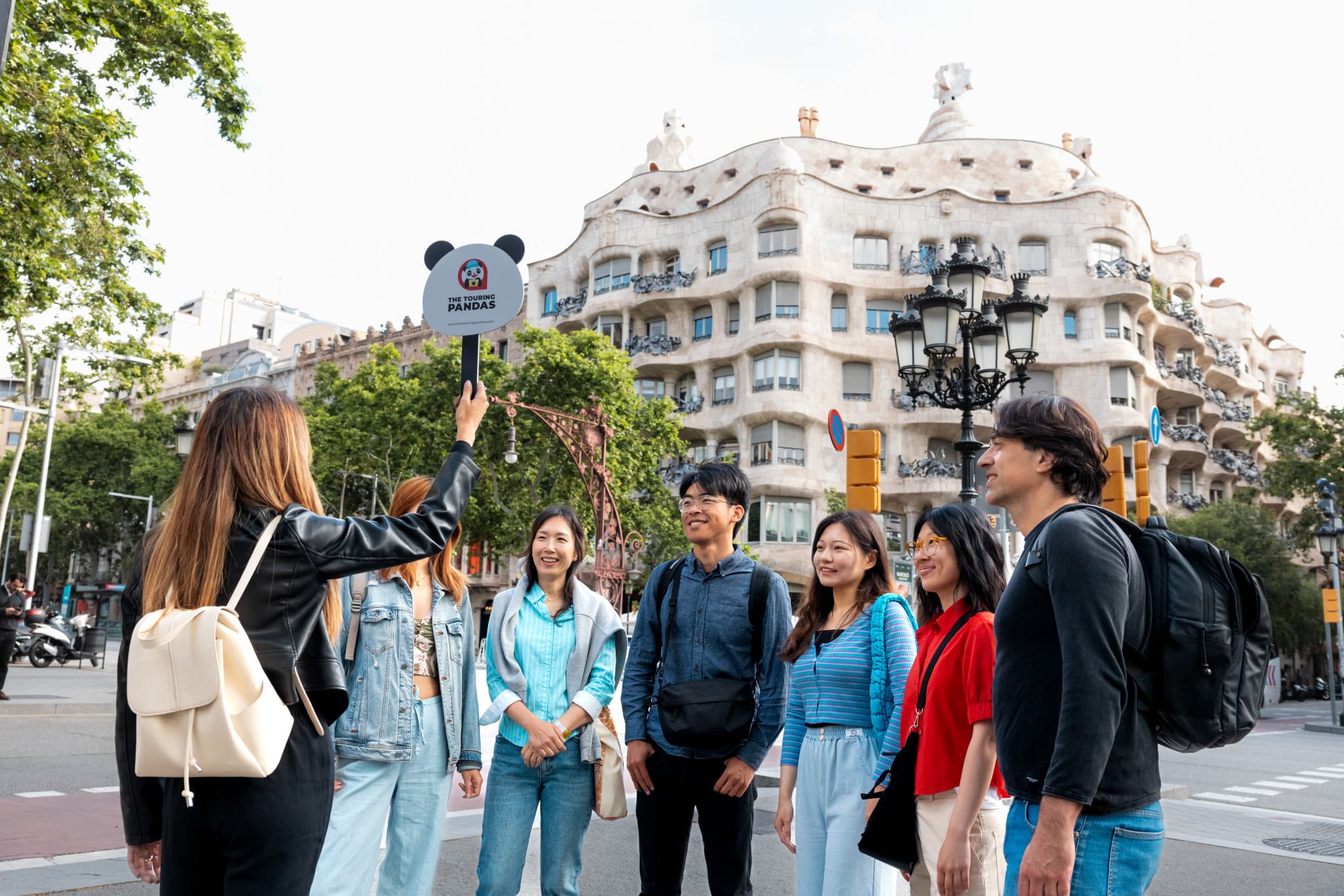 Gaudi Houses: Casa Vicens, Casa Batllo, Casa Mila Guided Tour in English, Mandarin, Korean - image 2