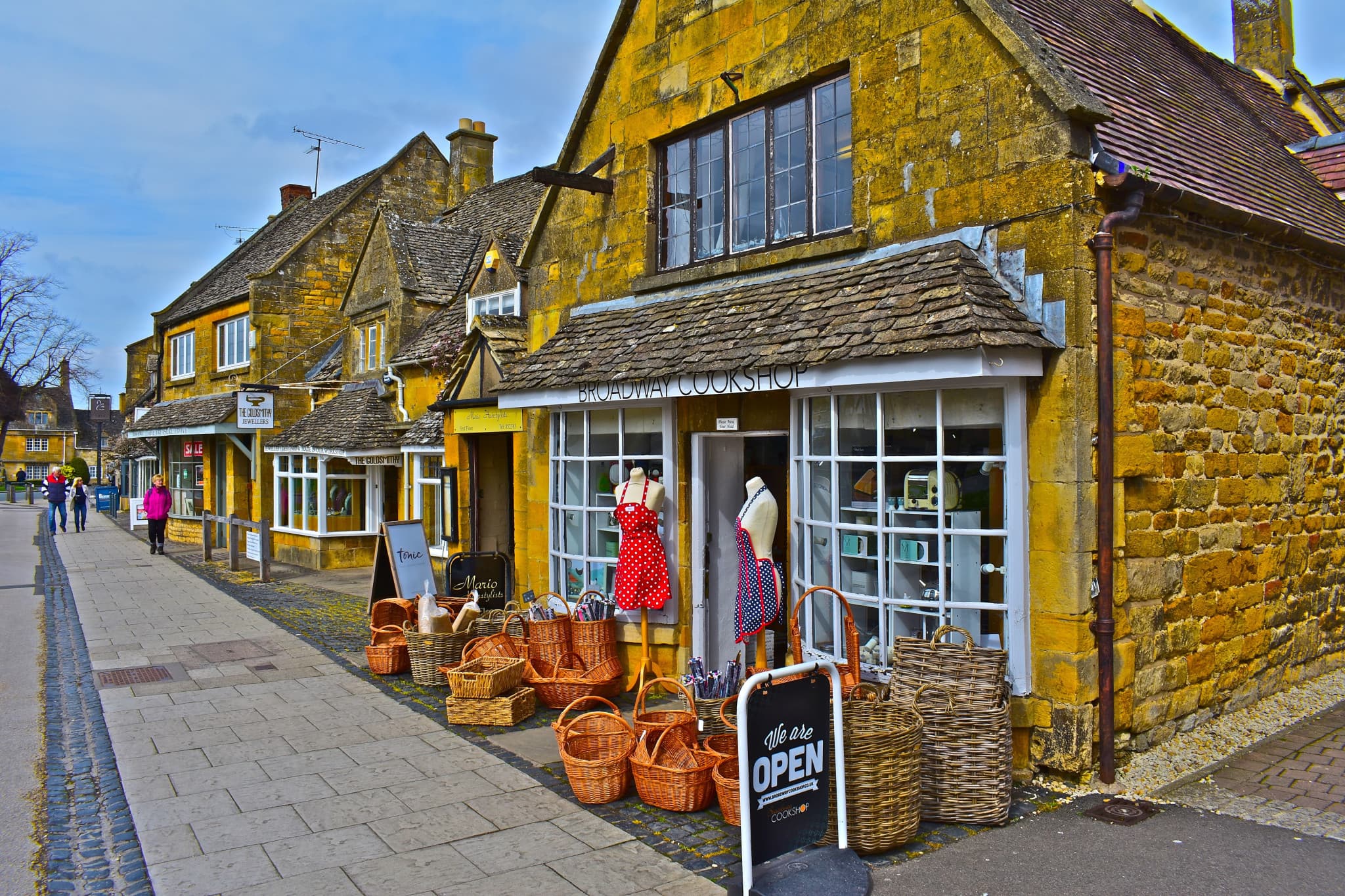 Cotswolds Tour from London with Lunch - image 3