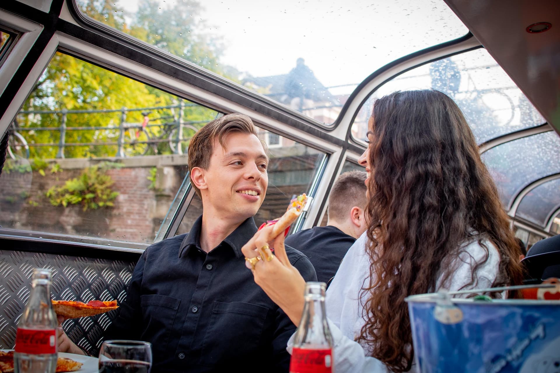 Amsterdam Canal Cruise Ticket with New York Pizza and Drinks - image 2