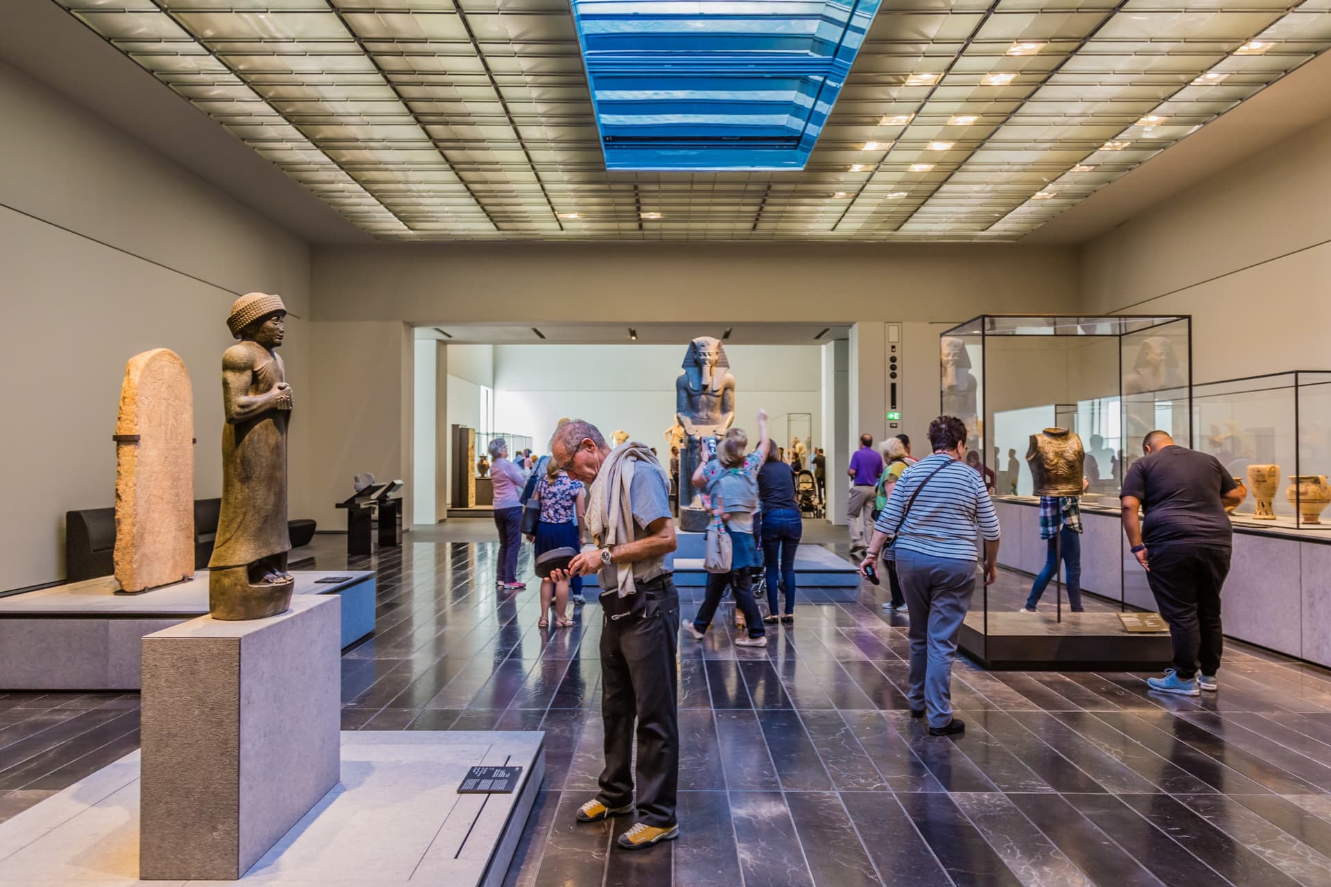 Sheikh Zayed Grand Mosque and Louvre Abu Dhabi Tour from Dubai - imagen 4