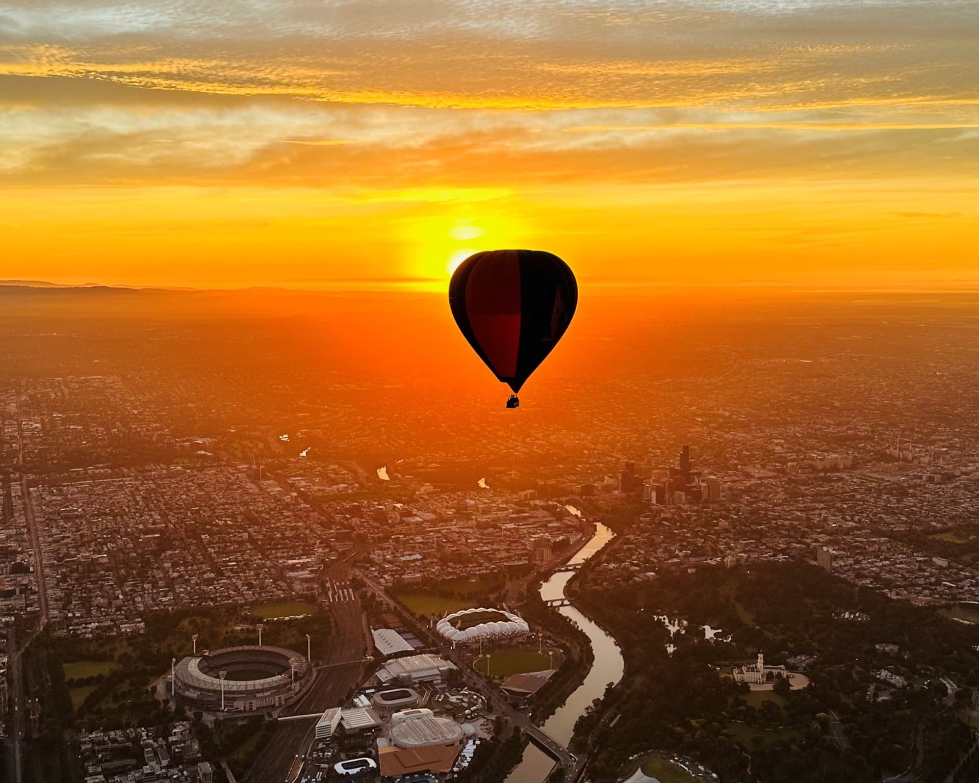 Sunrise Hot Air Balloon Flight over Melbourne with Photos - imagen 4