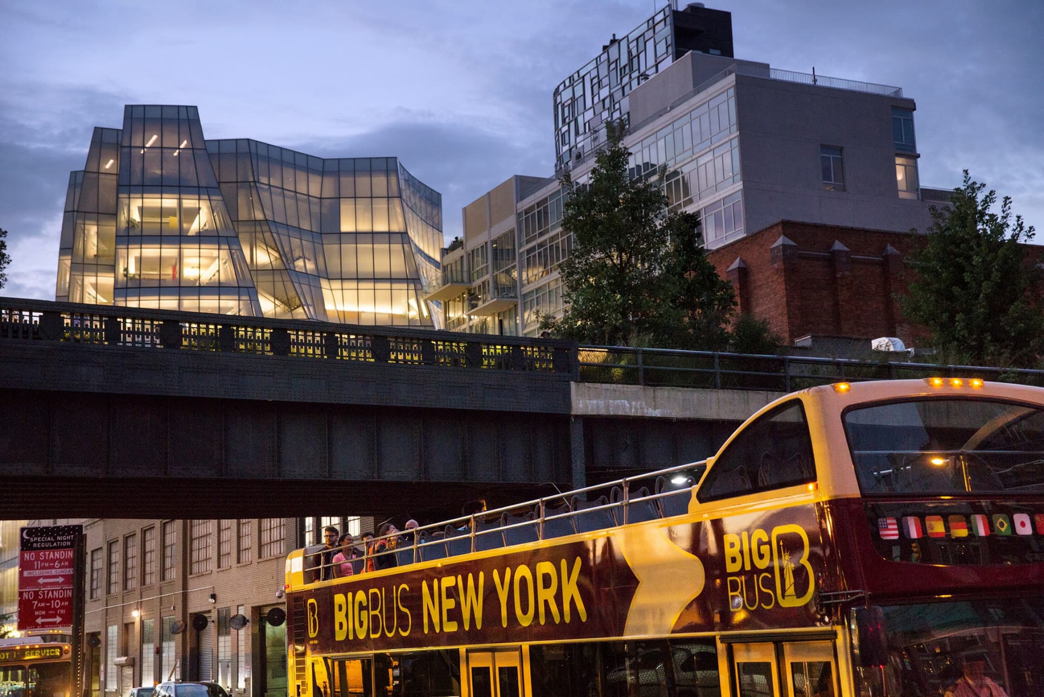 Big Bus New York Hop-on Hop-off Bus Tour - image 4