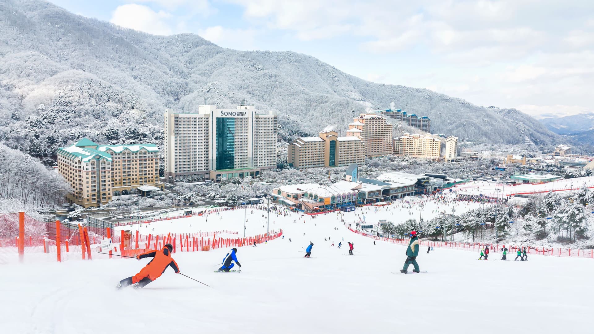 Tour de un día desde Seúl: esquí de invierno en Vivaldi Park y valle helado de Eobi - imagen principal