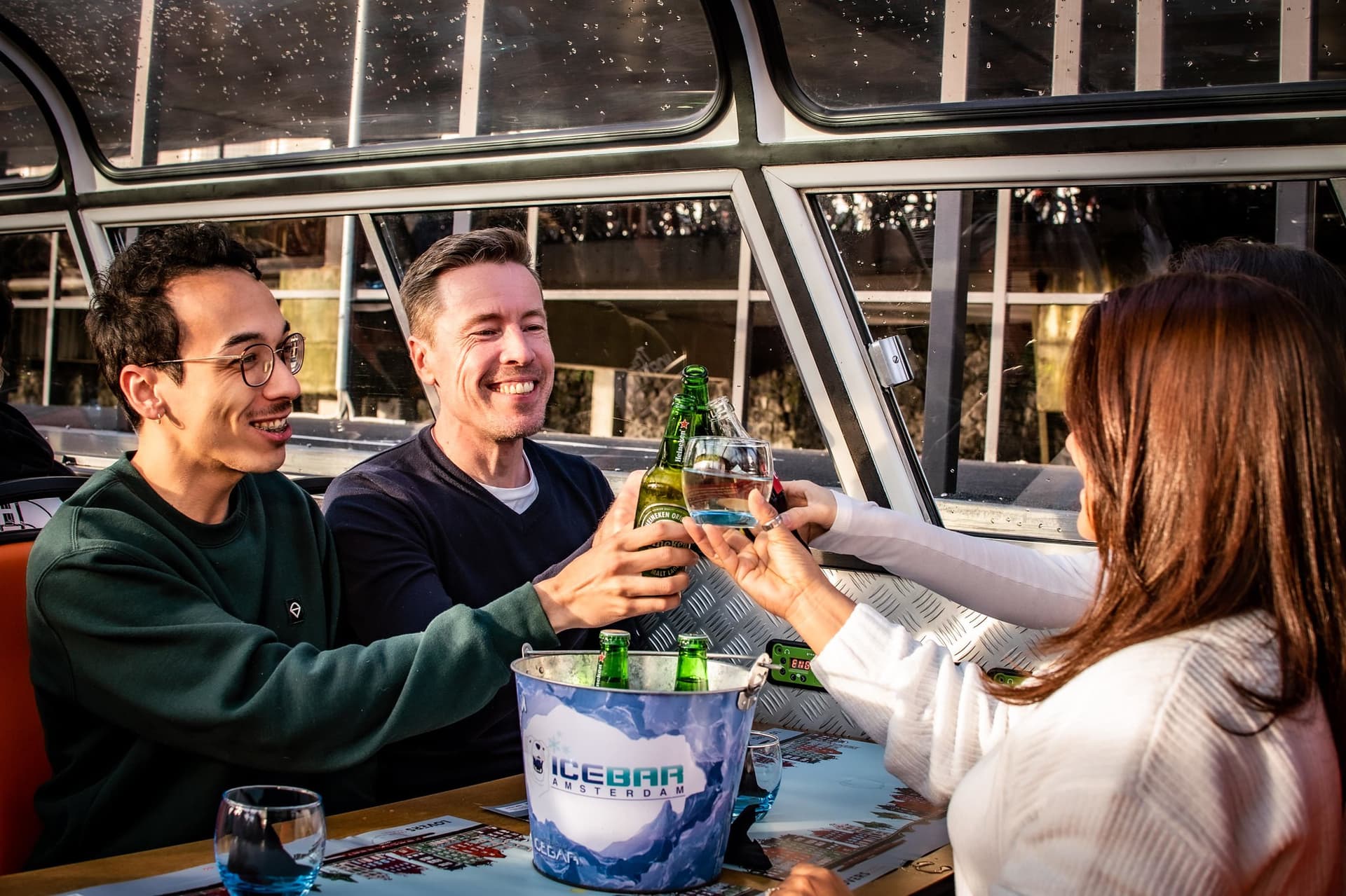 Amsterdam Canal Cruise Ticket with New York Pizza and Drinks - image 6