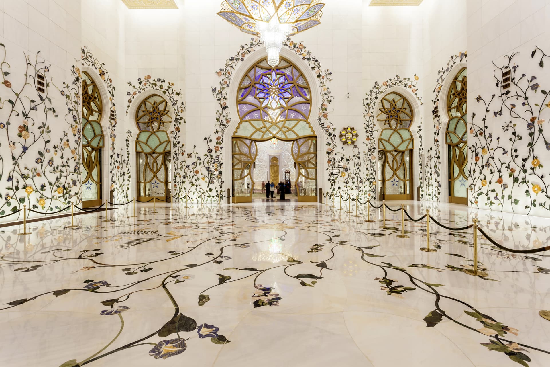 Sheikh Zayed Grand Mosque and Louvre Abu Dhabi Tour from Dubai - imagen 7