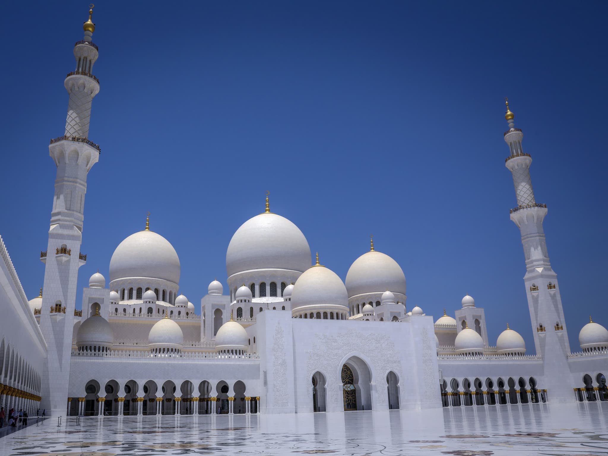 Sheikh Zayed Grand Mosque and Louvre Abu Dhabi Tour from Dubai - image 14