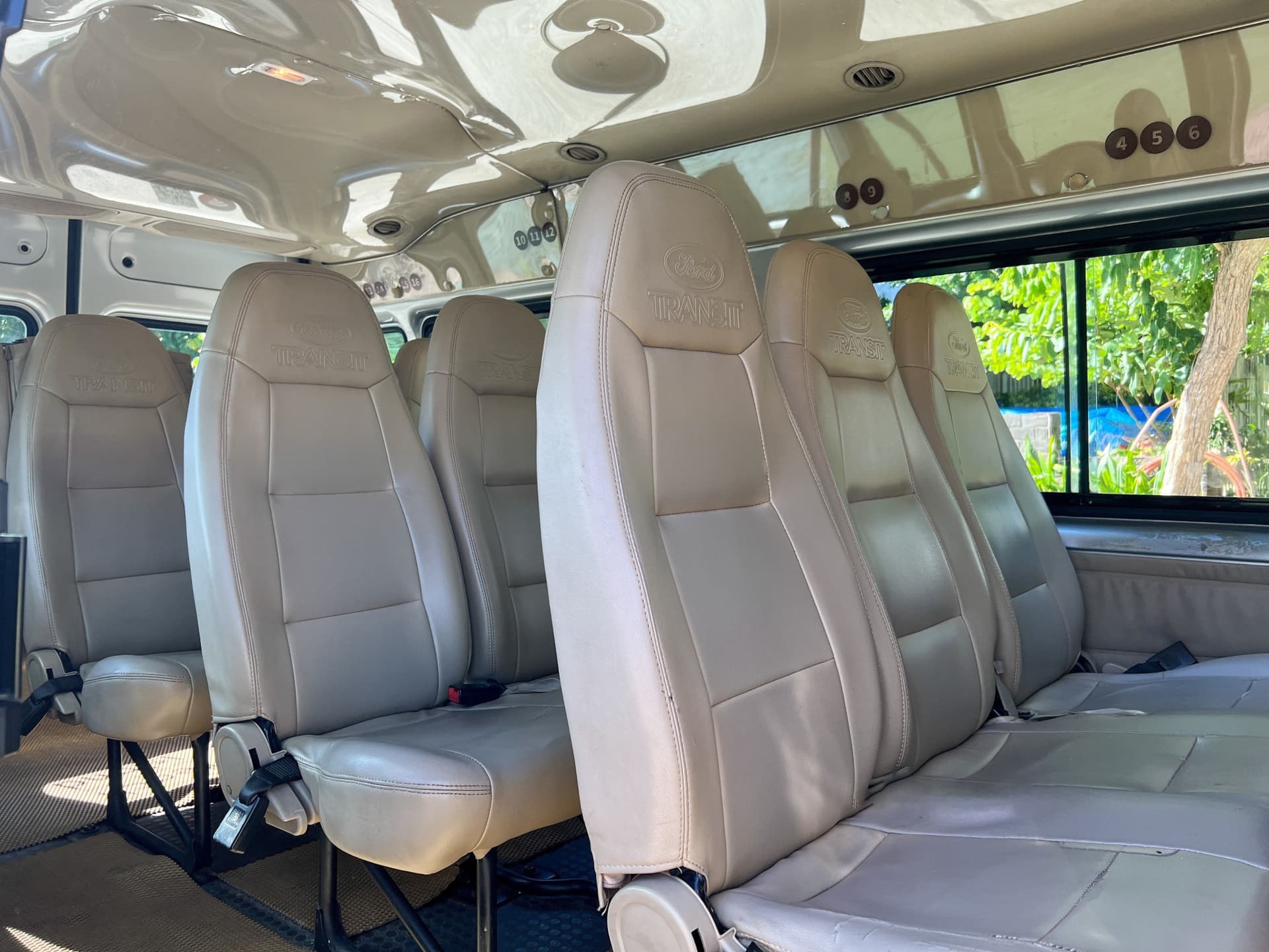 Shuttle Bus Transfers between Da Nang Airport and Hoi An City Centre - imagen 3