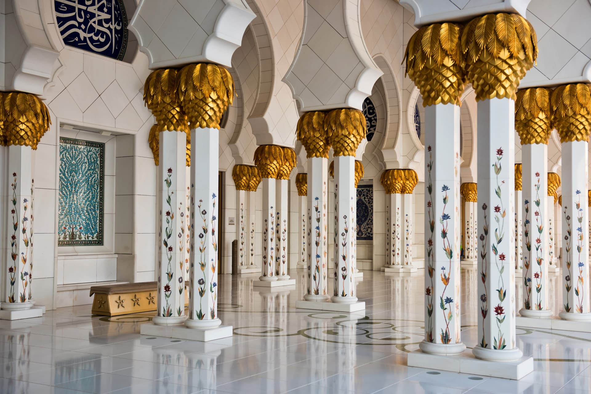 Sheikh Zayed Grand Mosque and Louvre Abu Dhabi Tour from Dubai - imagen 6