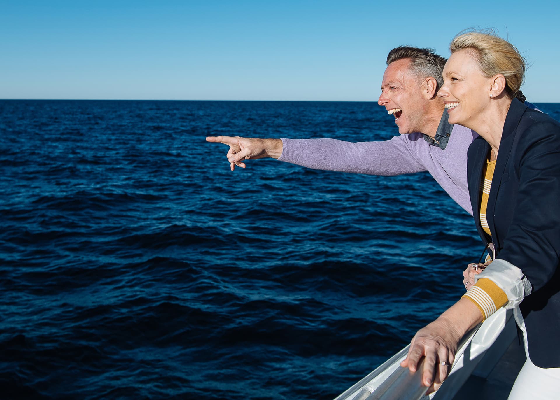 Crucero de avistamiento de ballenas en la bahía de Sídney con Captain Cook Cruises - imagen 2