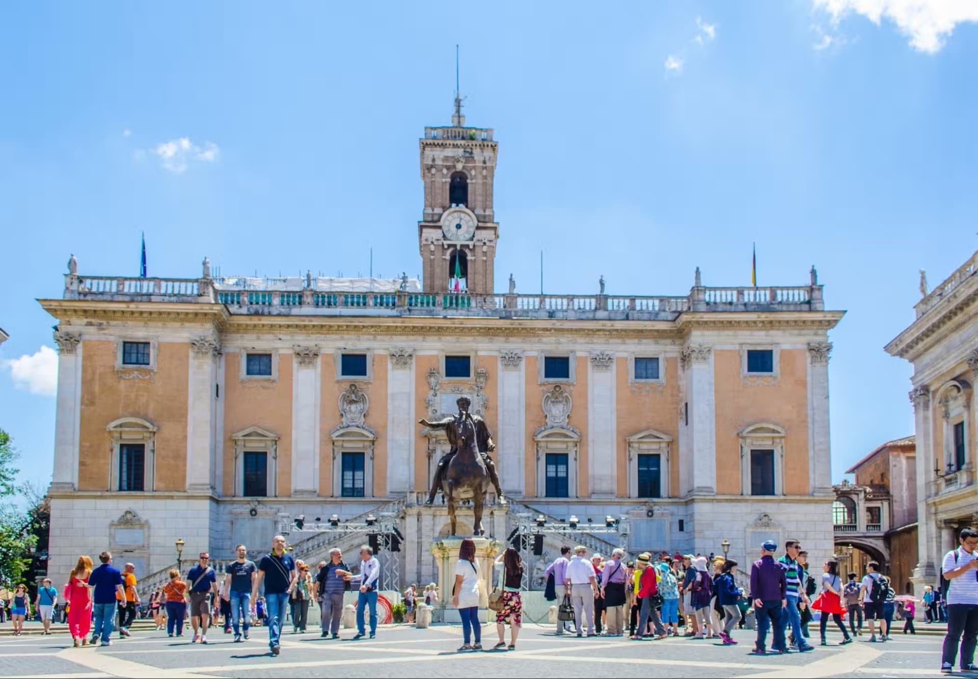 Entrada a los Museos Capitolinos - imagen 16