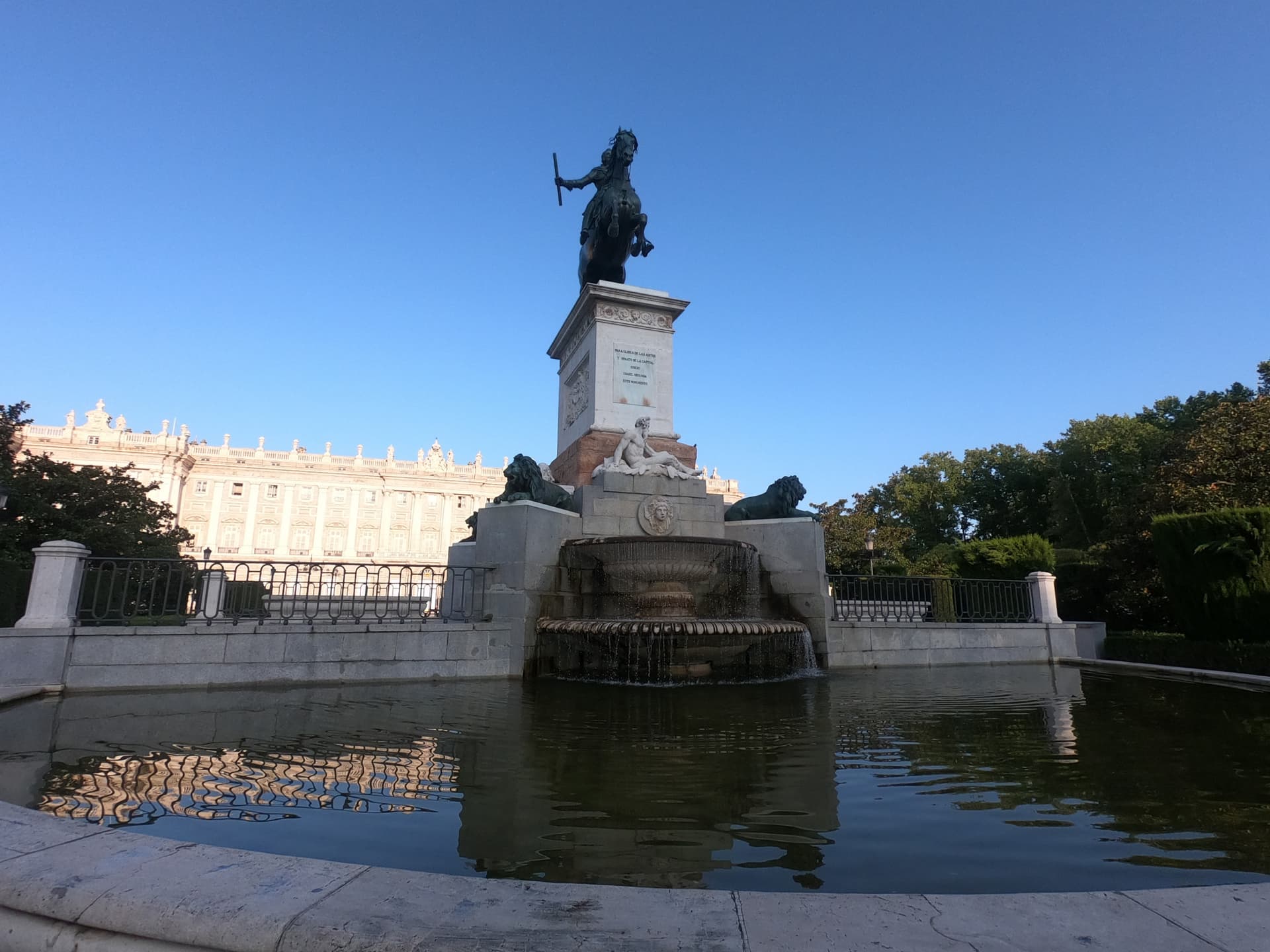Royal Palace of Madrid Skip-the-Line Guided Tour - image 5