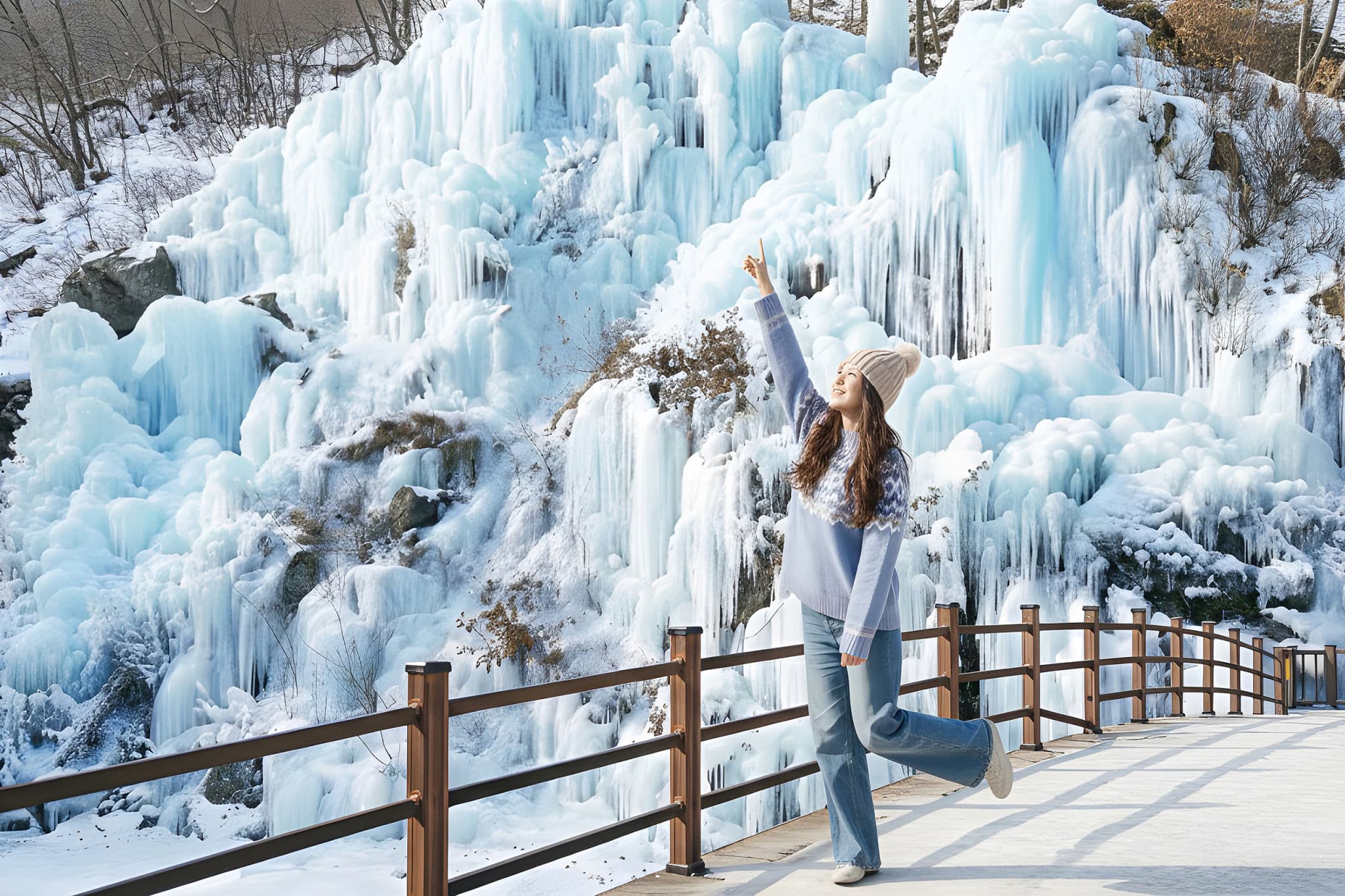 Vivaldi Park Winter Ski and Eobi Ice Valley Day Tour from Seoul - image 11