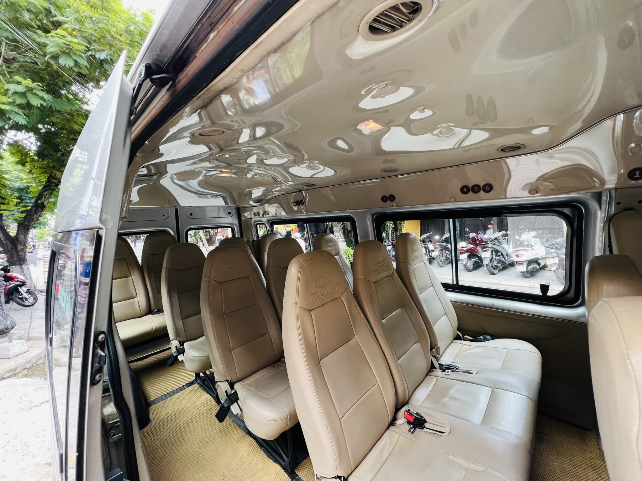 Shuttle Bus Transfers between Da Nang Airport and Hoi An City Centre - main image