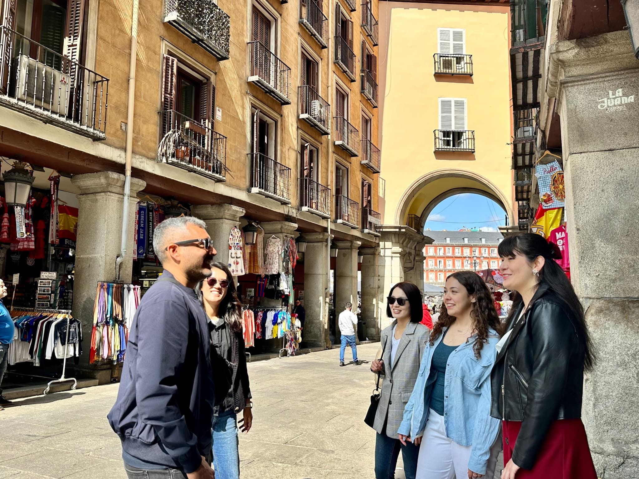 Madrid Old Town Walking Tour in English, Mandarin, Korean with Flamenco Show - image 4