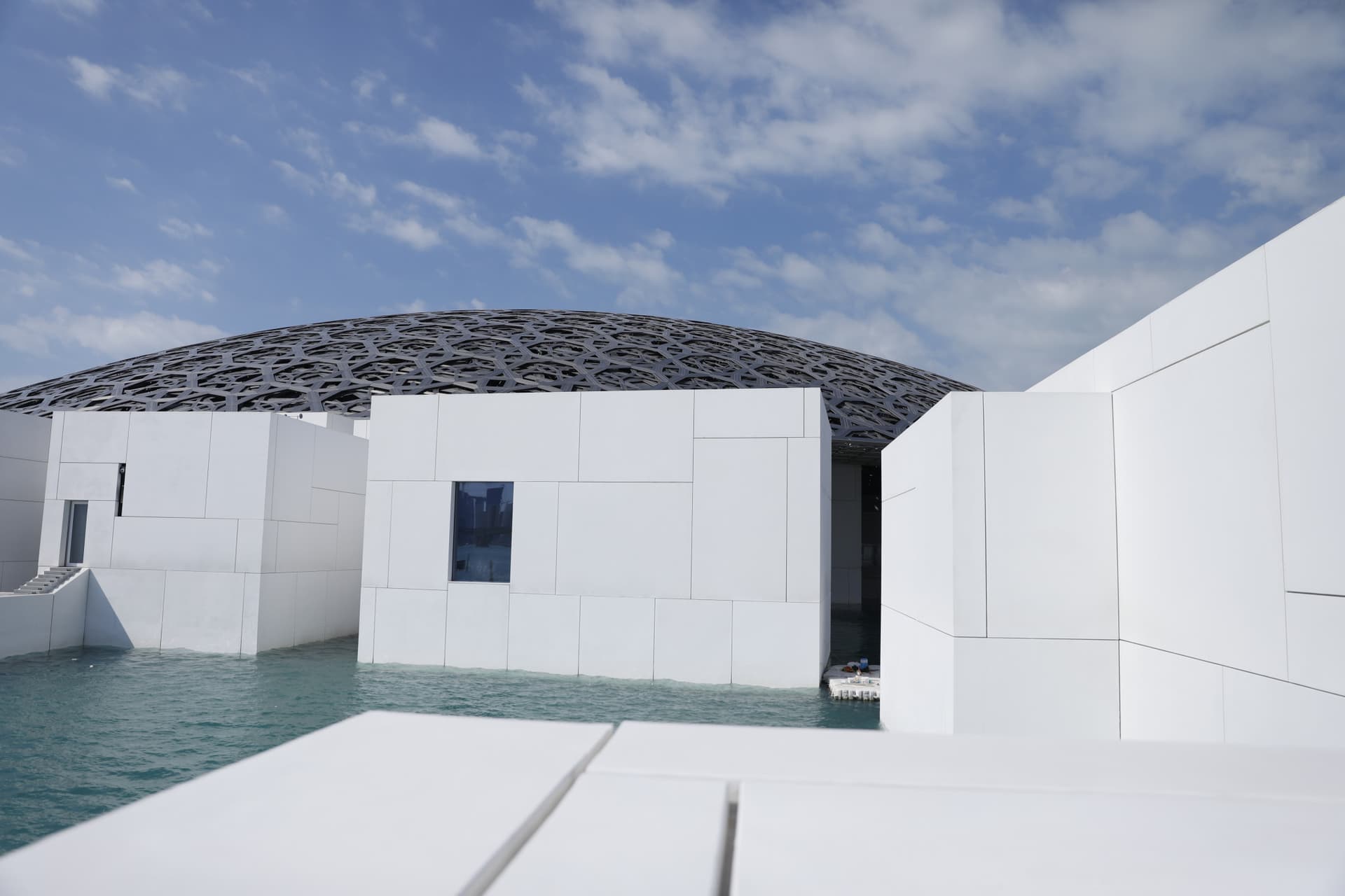 Sheikh Zayed Grand Mosque and Louvre Abu Dhabi Tour from Dubai - imagen 3