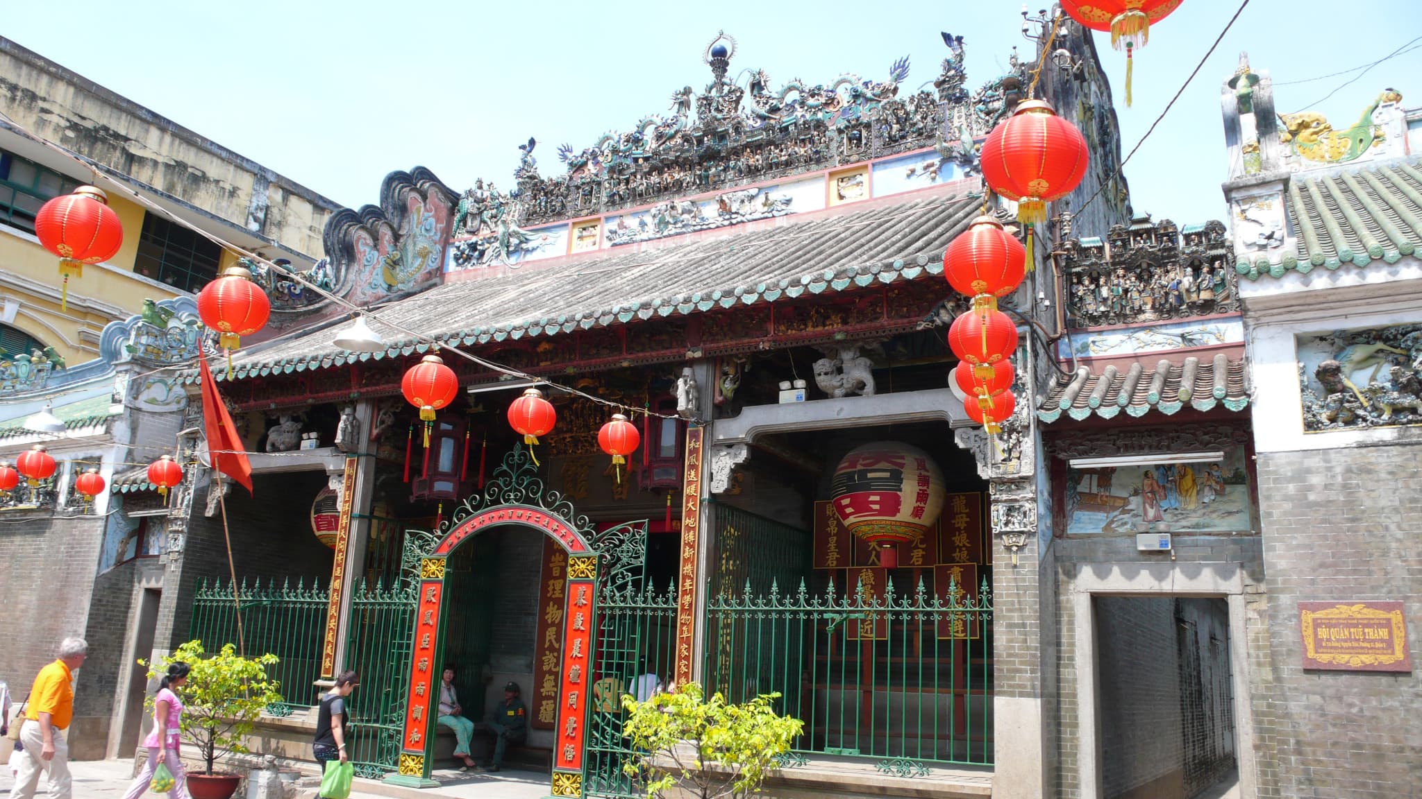 Ho Chi Minh Half-Day City Tour: Independence Palace, Notre Dame Cathedral, Thien Hau Pagoda - image 7