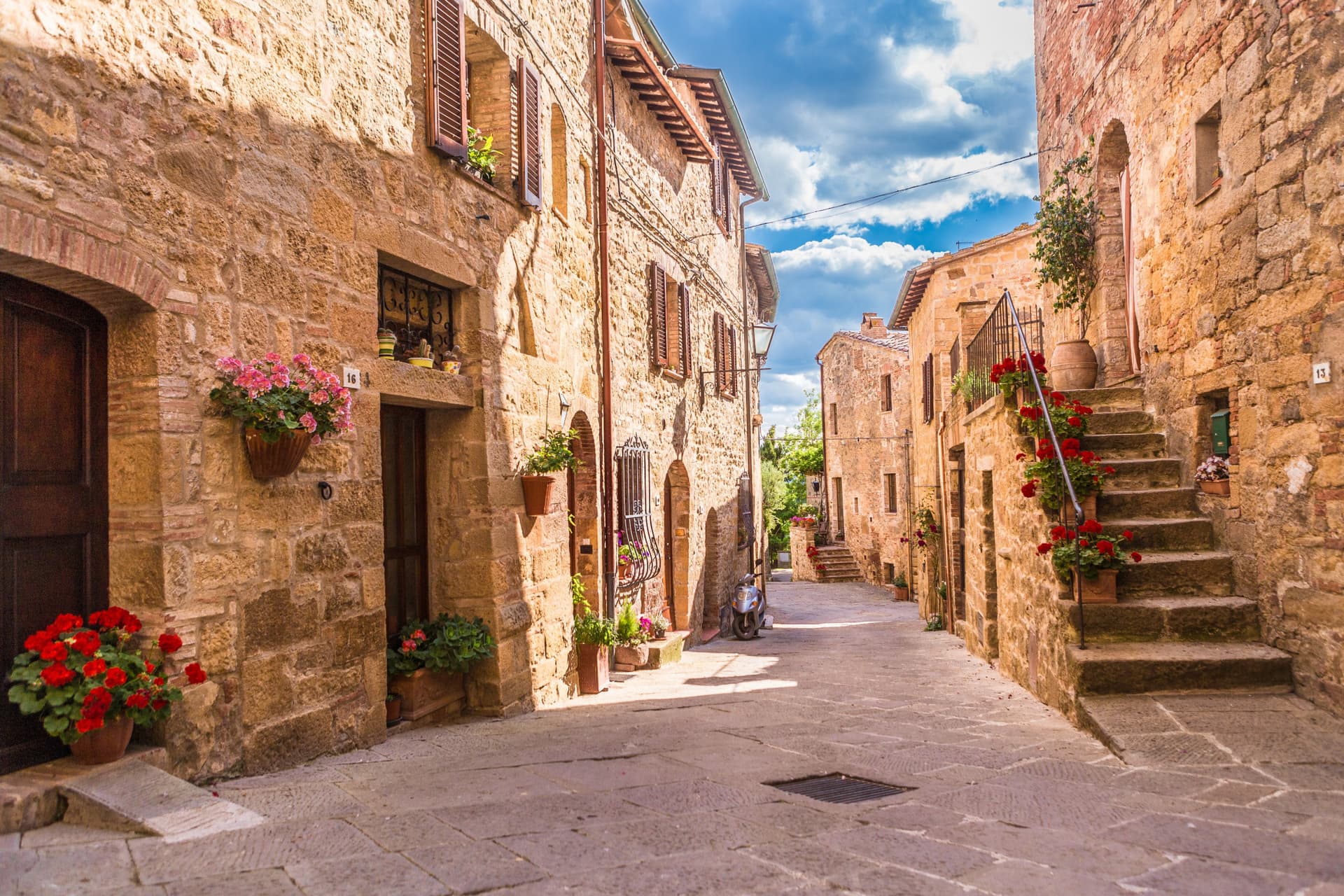 Medieval Tuscany Tour from Florence: Monteriggioni, Montalcino, Pienza - image 5