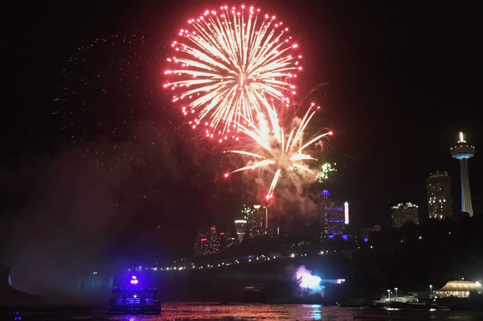 Niagara Falls USA: Night Illumination Tour & Optional Maid of the Mist - image 10