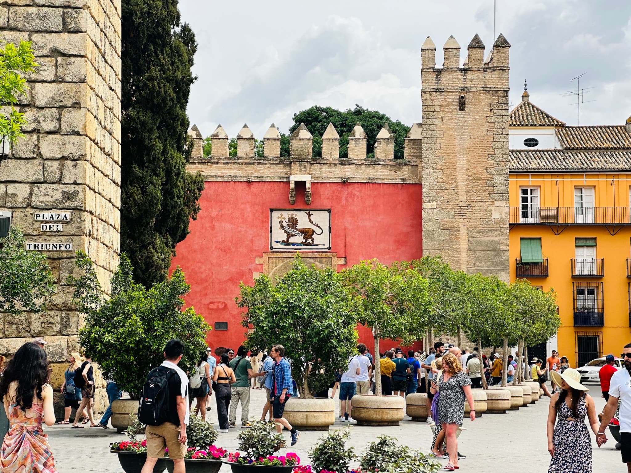 Seville Highlights Tour: Royal Alcazar of Seville, Triana Bridge, Flamenco Show - image 4