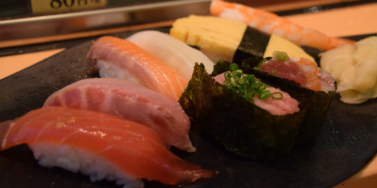 Tokyo Food and Drink Tour at Tsukiji Outer Market - image 2